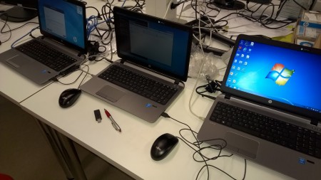 1 läppäriin tehty puhdas asennus ja nämä kaksi muuta ne ajureita vailla olevat ja kyseisissä koneissa tuli mukana win 8 mutta seiska niihin tulee ja tarvittavat ohjelmat